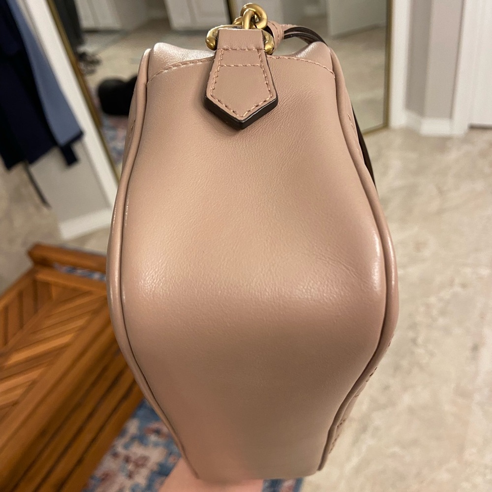Gucci Marmont Camera Bag - Picture 3 of 16